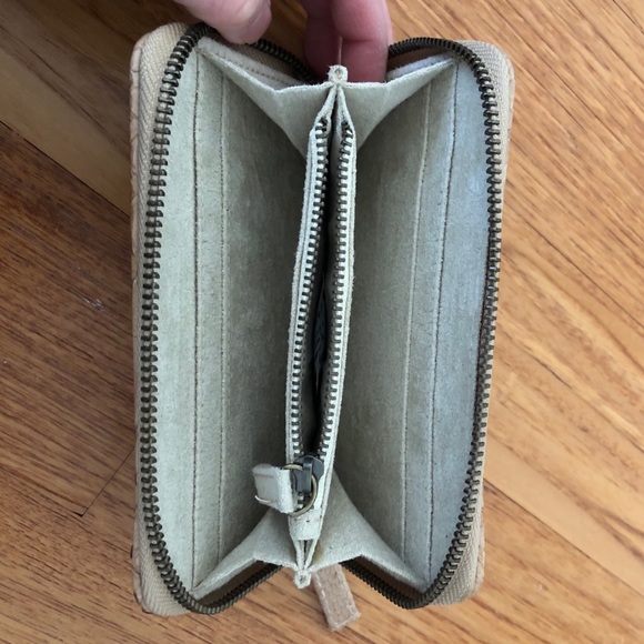 Python Wallet (Beige) - Picture 3 of 5